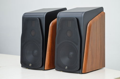惠威M500有源HiFi音箱图赏 能听黑胶的声学艺术品